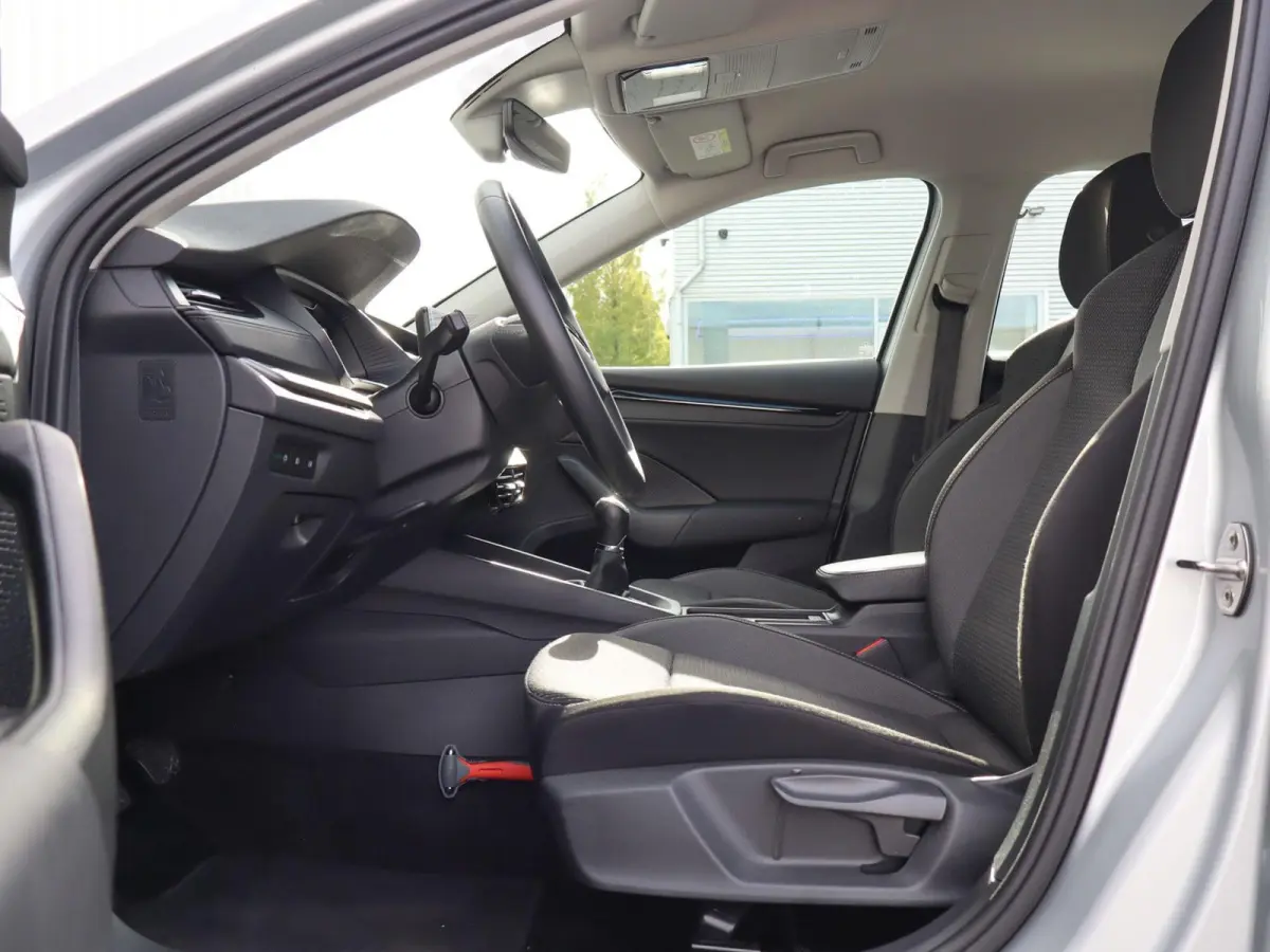 1.0 TSI 110pk Business Edition | Apple Carplay/Android Auto | Parkeersensoren | Cruise Control | LED Koplampen | Keyless Entry | Grootlichtassistentie
