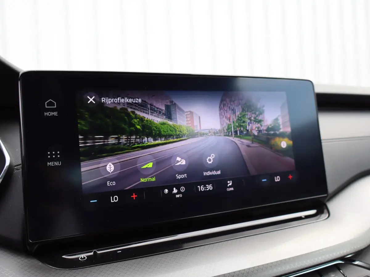 1.0 TSI 110pk Business Edition | Apple Carplay/Android Auto | Parkeersensoren | Cruise Control | LED Koplampen | Keyless Entry | Grootlichtassistentie