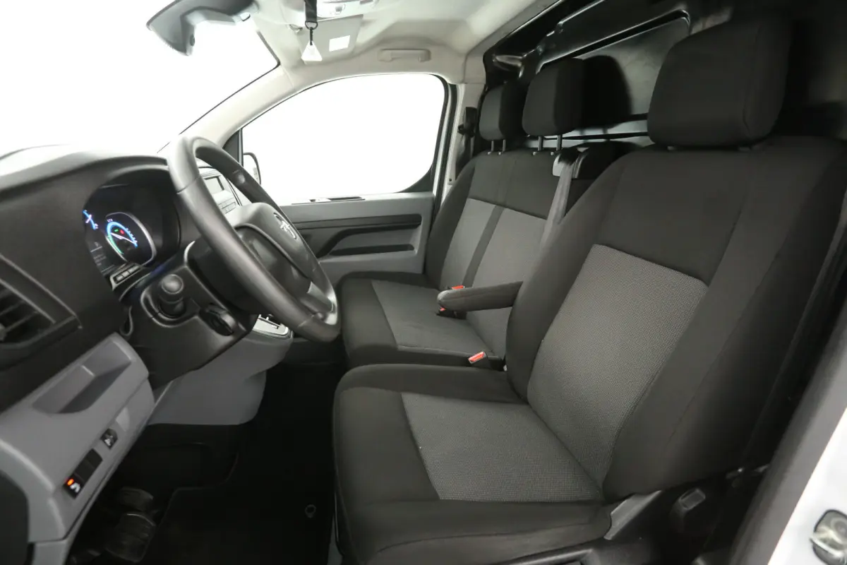 75 kWh L3H1 Long Range | Snelladen | SOH 91% | Airco | Cruise | 3 Zits | Parkeersens.