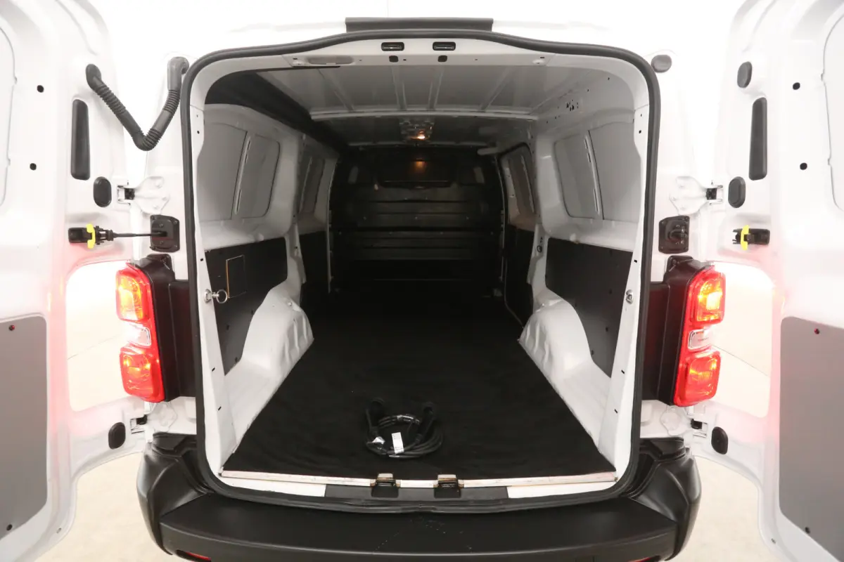 75 kWh L3H1 Long Range | Snelladen | SOH 91% | Airco | Cruise | 3 Zits | Parkeersens.