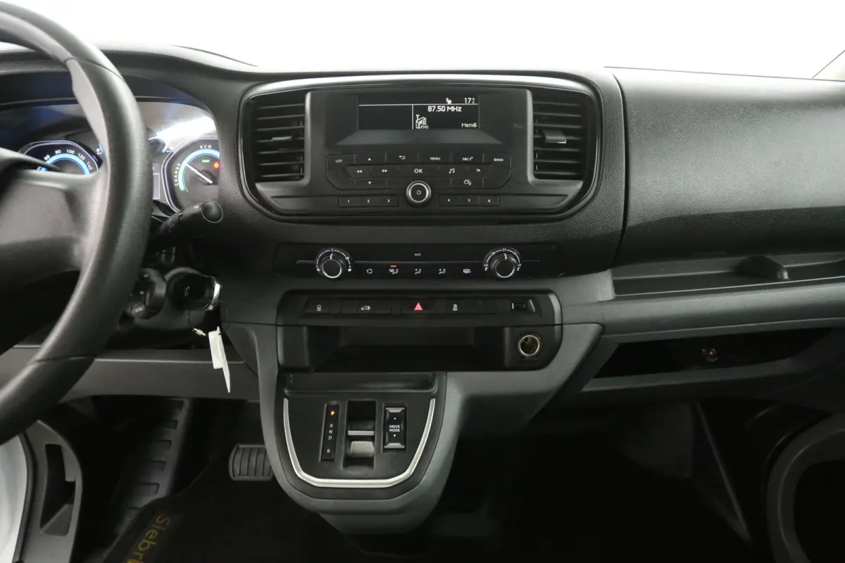 75 kWh L3H1 Long Range | Snelladen | SOH 91% | Airco | Cruise | 3 Zits | Parkeersens.