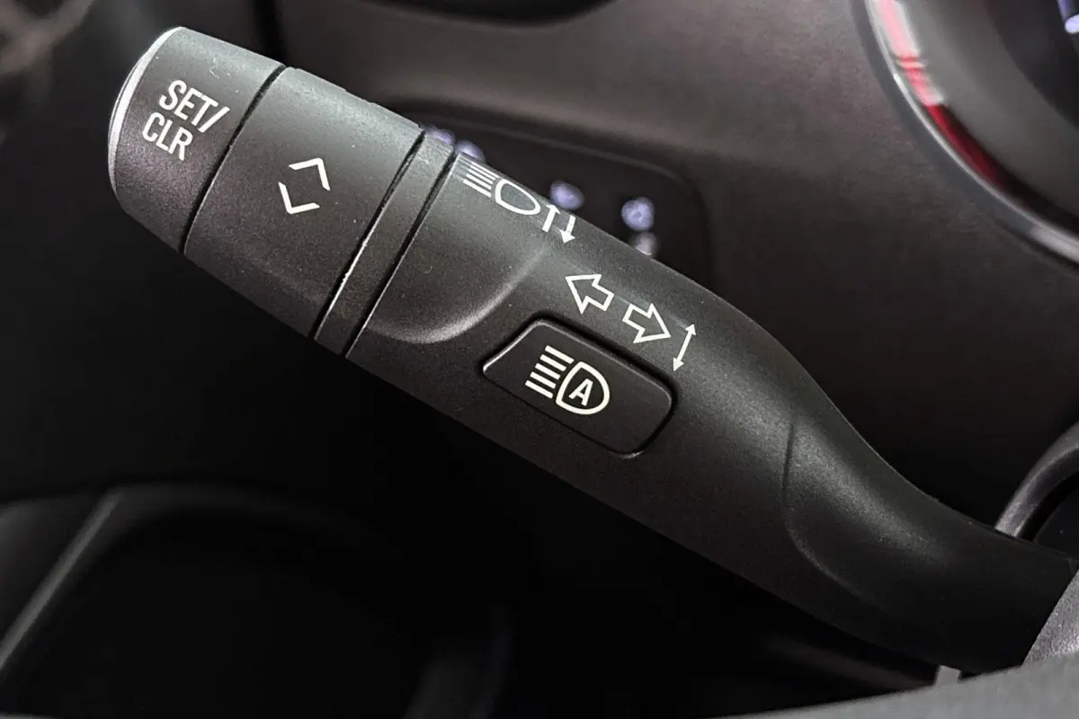 1.2 Turbo Elegance Camera Keyless LED Apple CarPlay