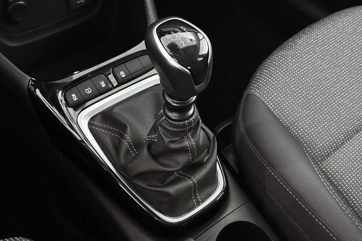 1.2 Turbo Elegance Camera Keyless LED Apple CarPlay