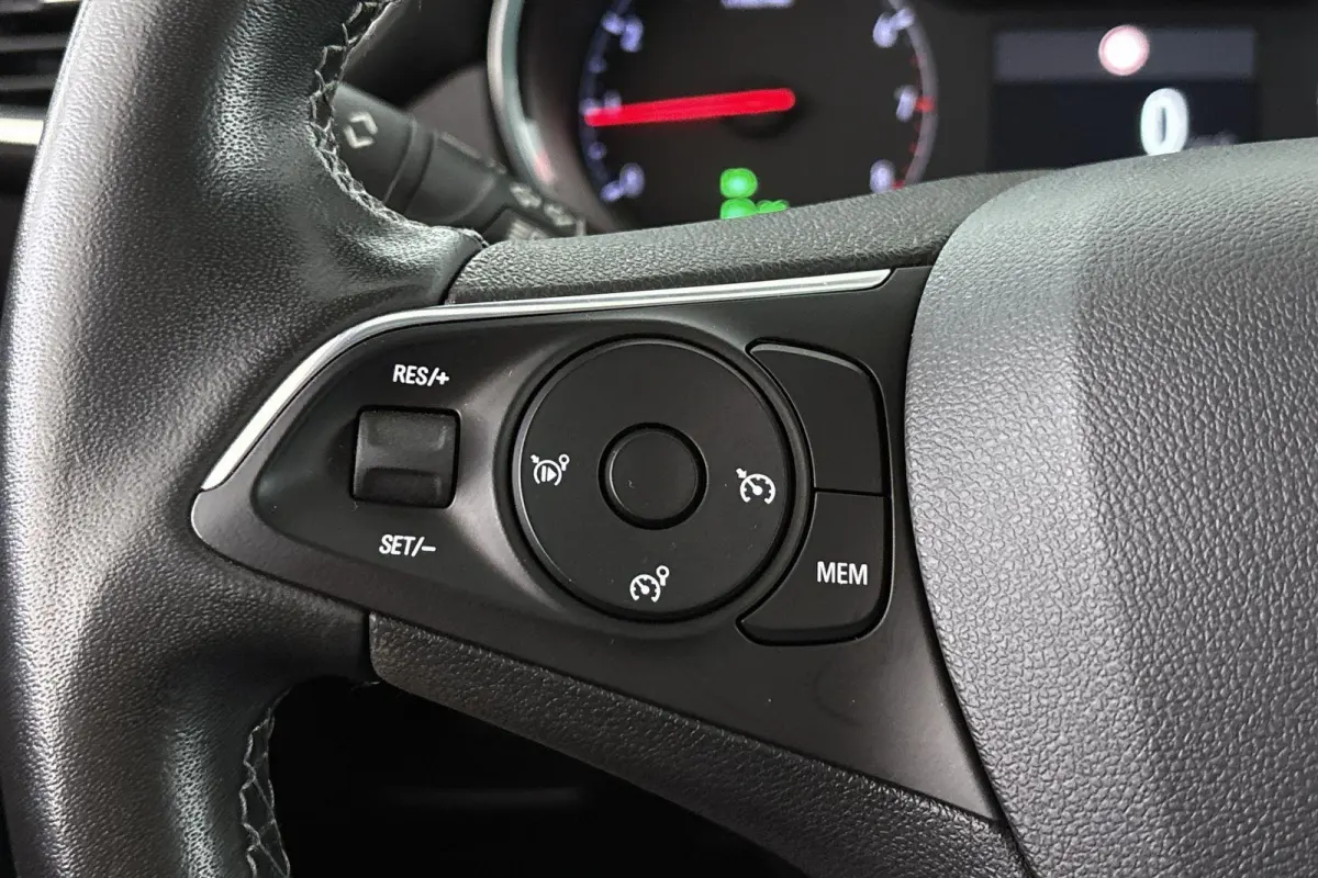 1.2 Turbo Elegance Camera Keyless LED Apple CarPlay