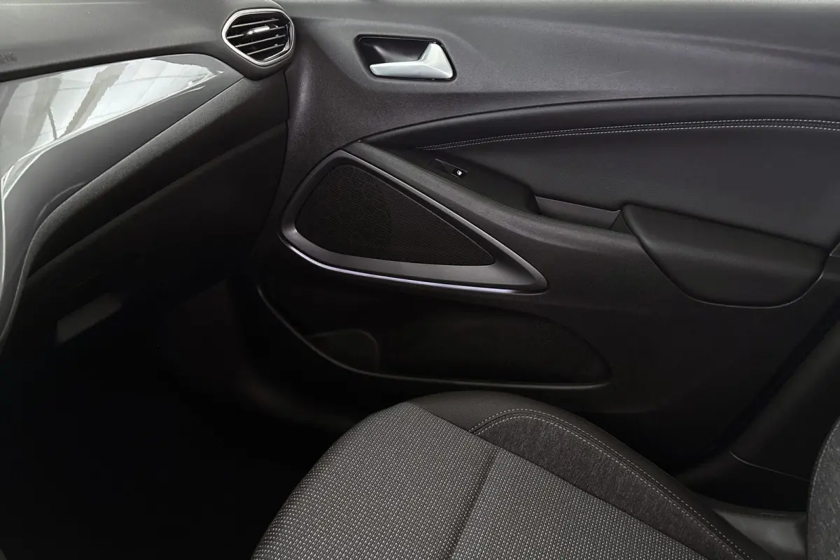 1.2 Turbo Elegance Camera Keyless LED Apple CarPlay