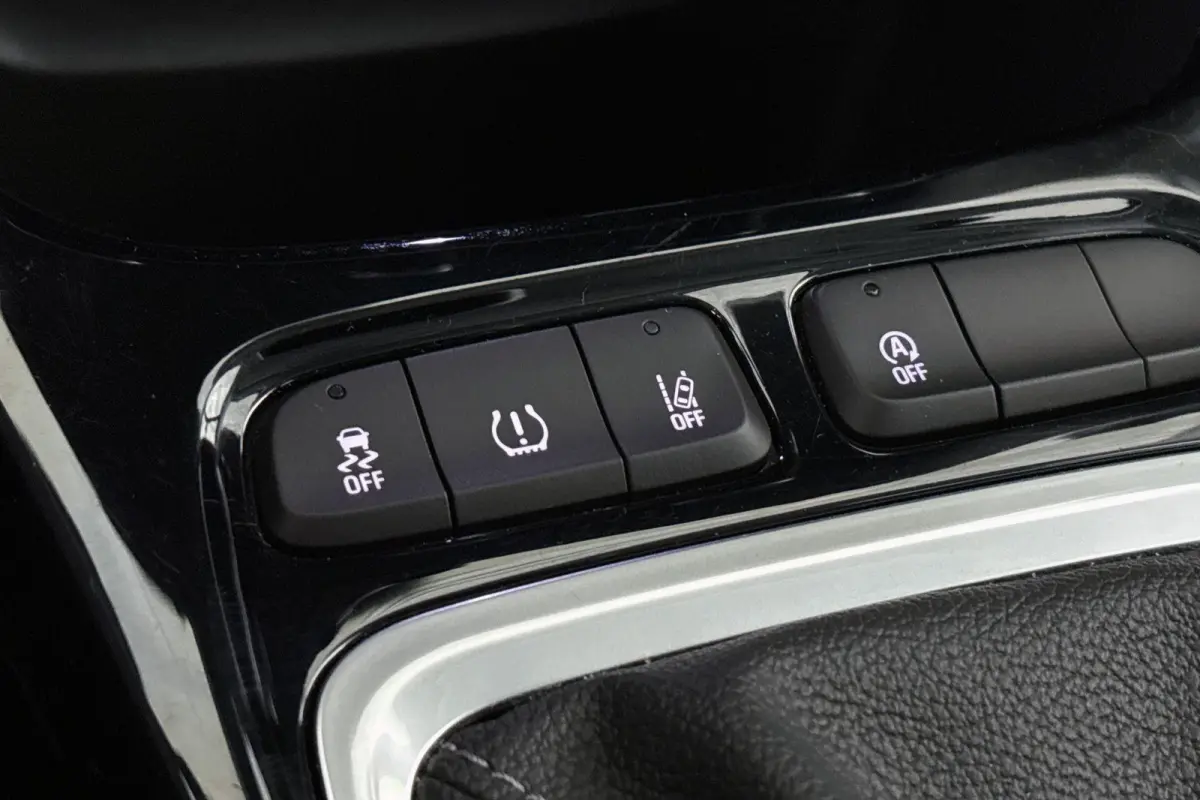 1.2 Turbo Elegance Camera Keyless LED Apple CarPlay