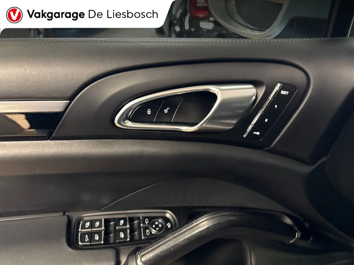 3.0 D Platinum Edition/pano/sport chrono/sport design/luchtverong/bose