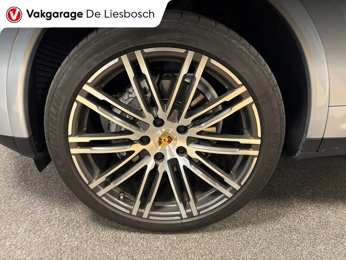 3.0 D Platinum Edition/pano/sport chrono/sport design/luchtverong/bose