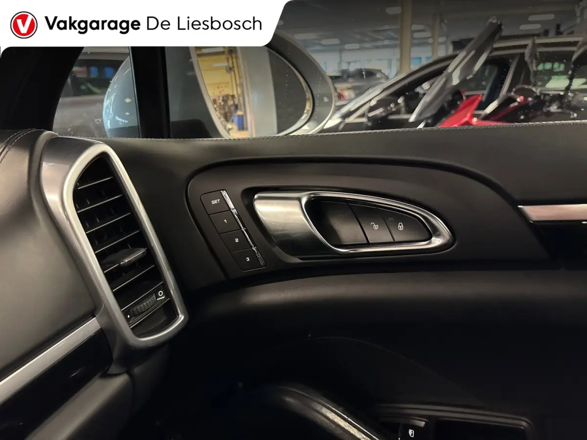 3.0 D Platinum Edition/pano/sport chrono/sport design/luchtverong/bose