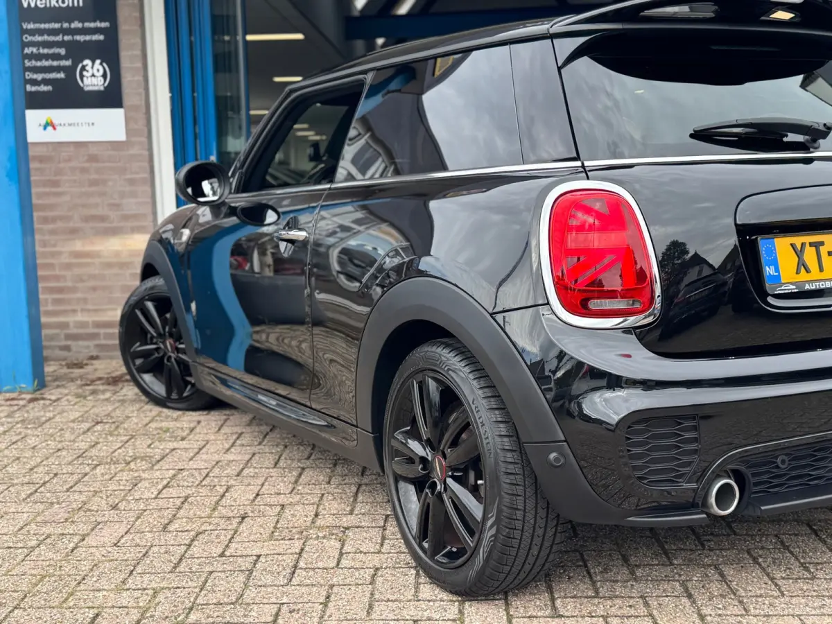 1.5 Cooper JCW 2019 ZWART NAVI LEDER LM NAP!