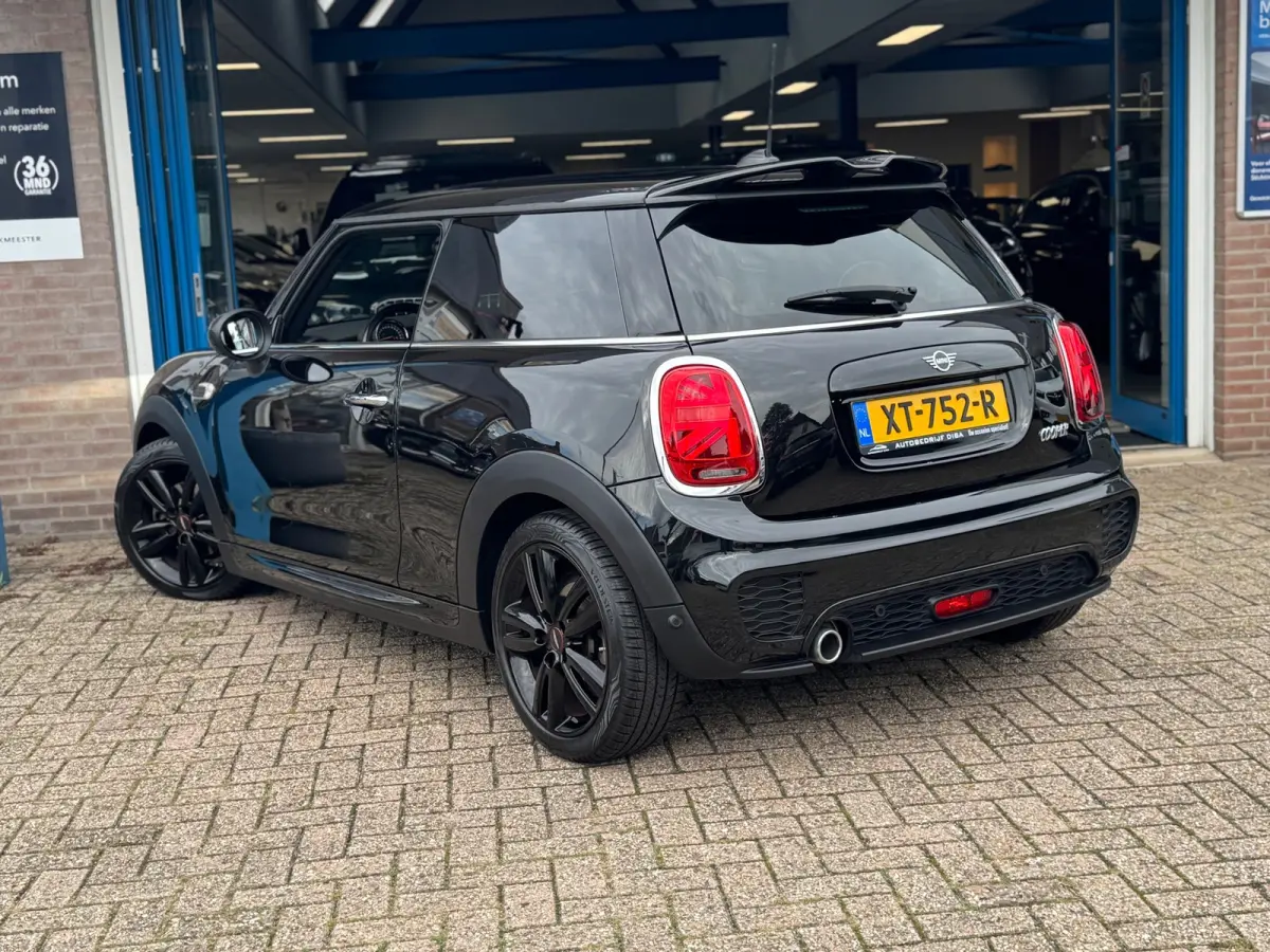 1.5 Cooper JCW 2019 ZWART NAVI LEDER LM NAP!