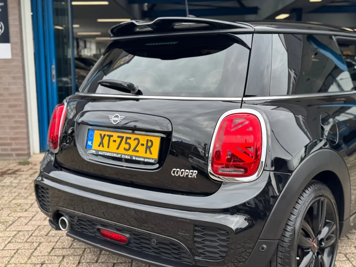 1.5 Cooper JCW 2019 ZWART NAVI LEDER LM NAP!
