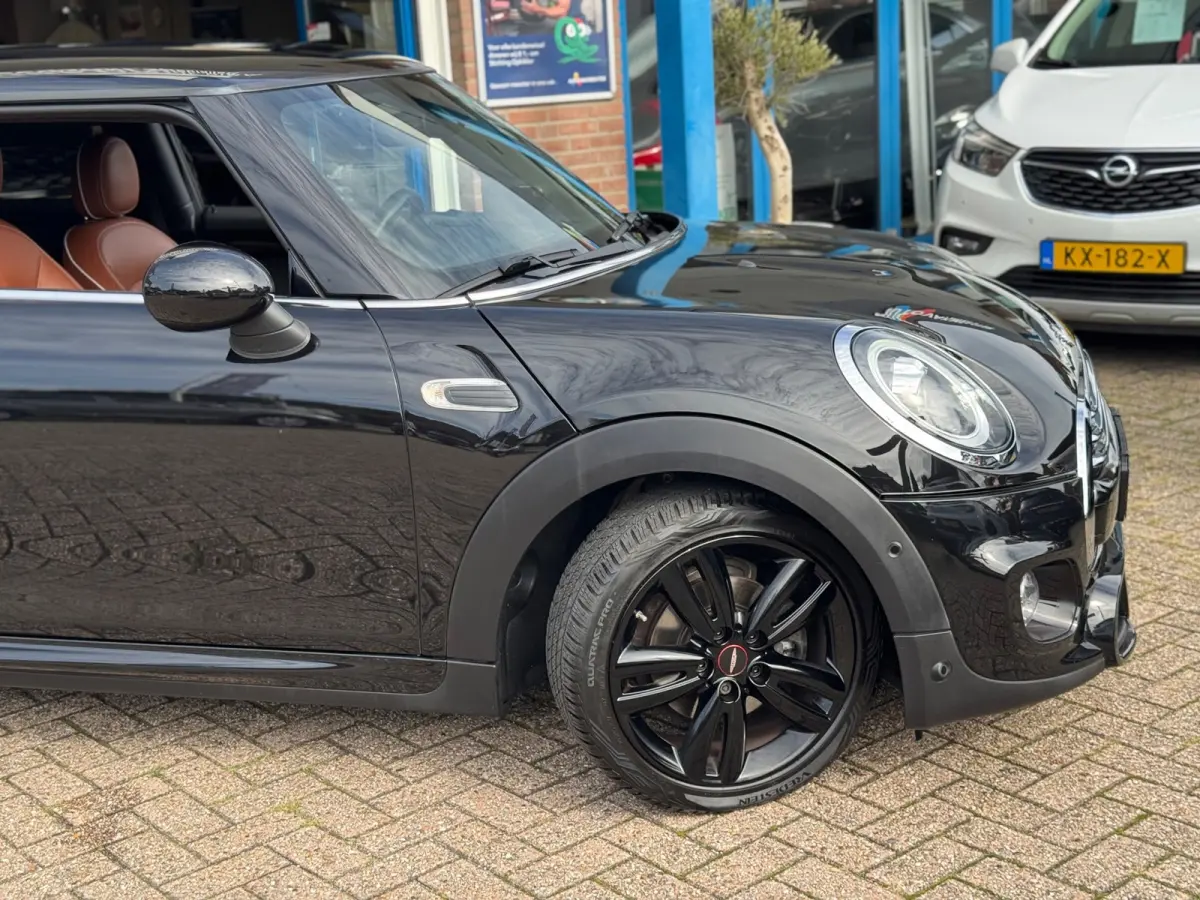 1.5 Cooper JCW 2019 ZWART NAVI LEDER LM NAP!