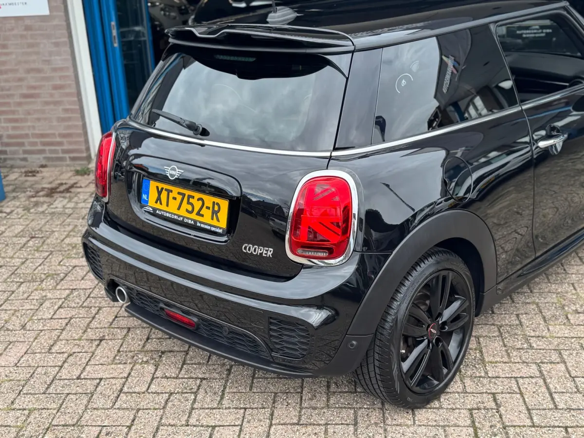1.5 Cooper JCW 2019 ZWART NAVI LEDER LM NAP!