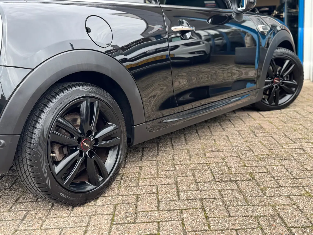 1.5 Cooper JCW 2019 ZWART NAVI LEDER LM NAP!