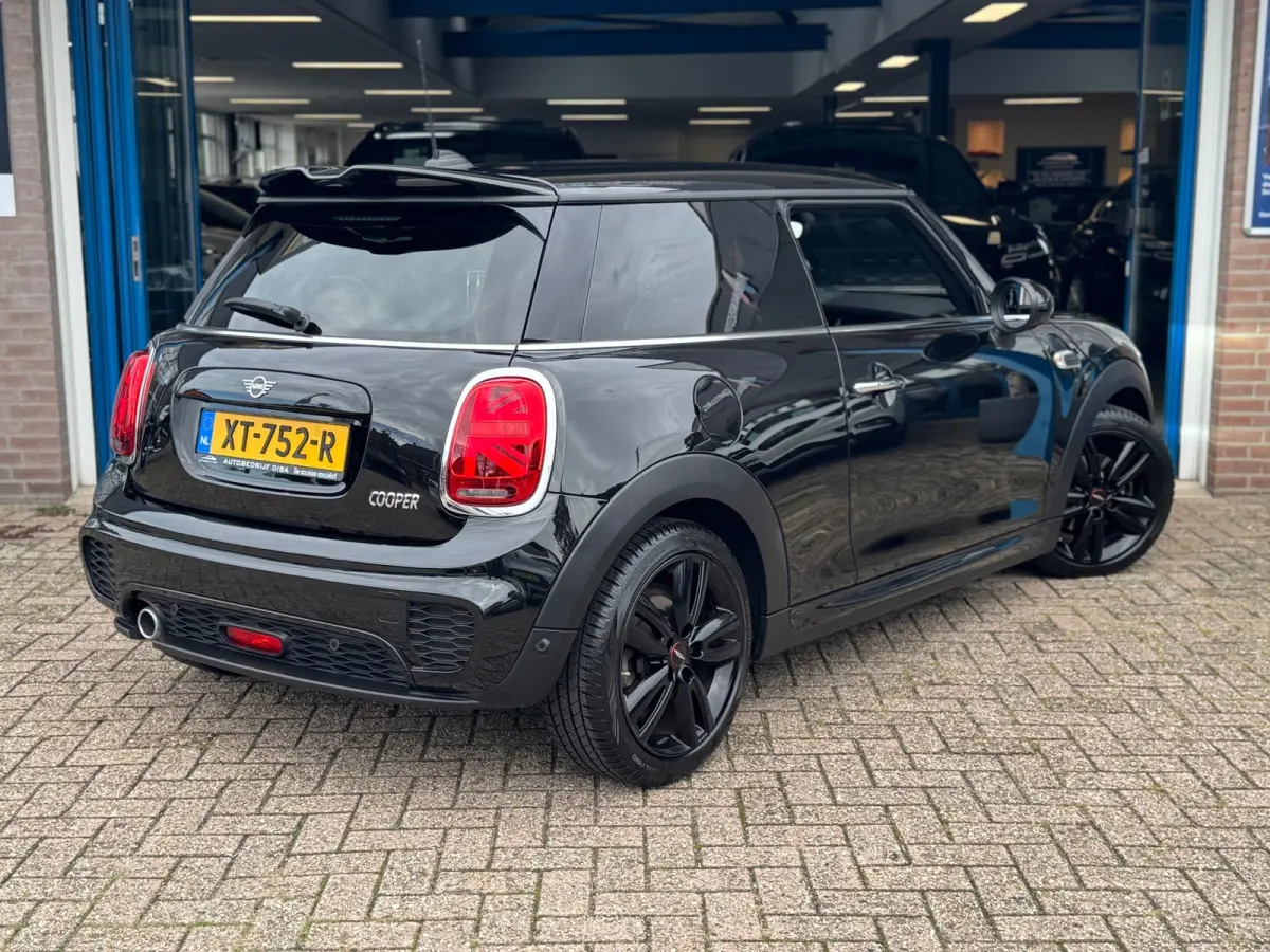 1.5 Cooper JCW 2019 ZWART NAVI LEDER LM NAP!