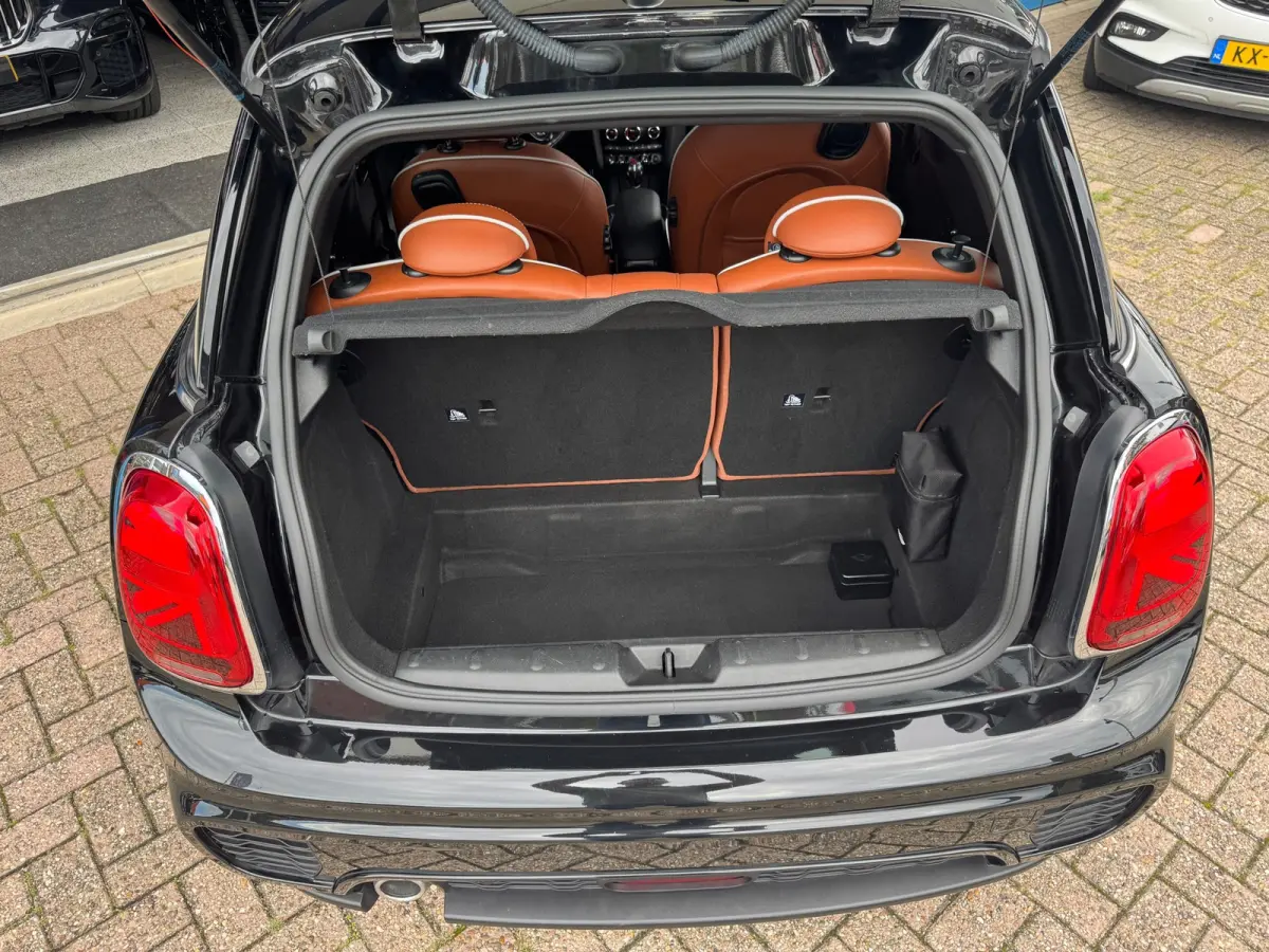 1.5 Cooper JCW 2019 ZWART NAVI LEDER LM NAP!