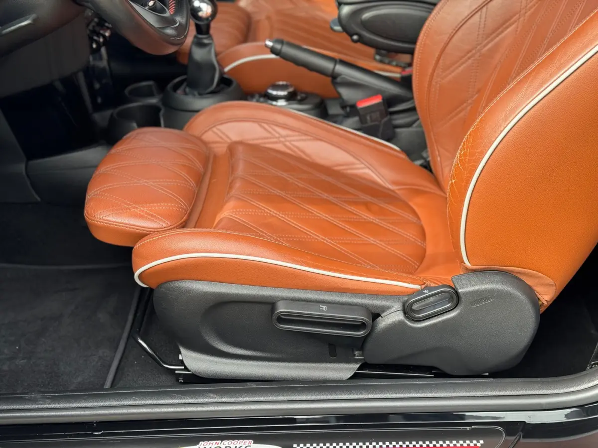 1.5 Cooper JCW 2019 ZWART NAVI LEDER LM NAP!