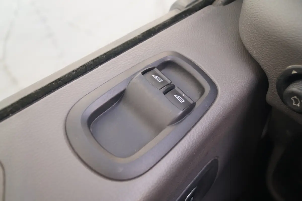 330 2.0 TDCI 130pk L2-H2 Trend -AIRCO-PDC-NAVI-