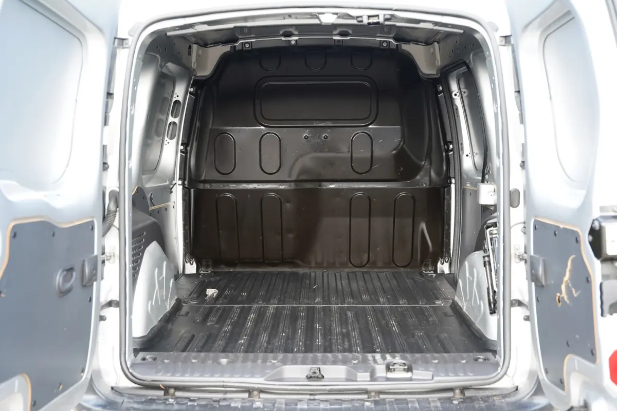 1.5 dCi 75 Express Comfort S&S | Airco | Bluetooth | Cruise control | Lichtmetalen velgen 15" | Navigatiesysteem full map | Parkeersensor achter | Radio-cd/mp3 speler | Trekhaak | Top onderh