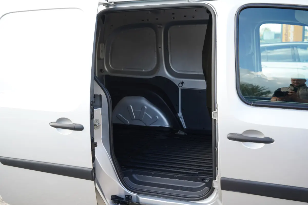 1.5 dCi 75 Express Comfort S&S | Airco | Bluetooth | Cruise control | Lichtmetalen velgen 15" | Navigatiesysteem full map | Parkeersensor achter | Radio-cd/mp3 speler | Trekhaak | Top onderh
