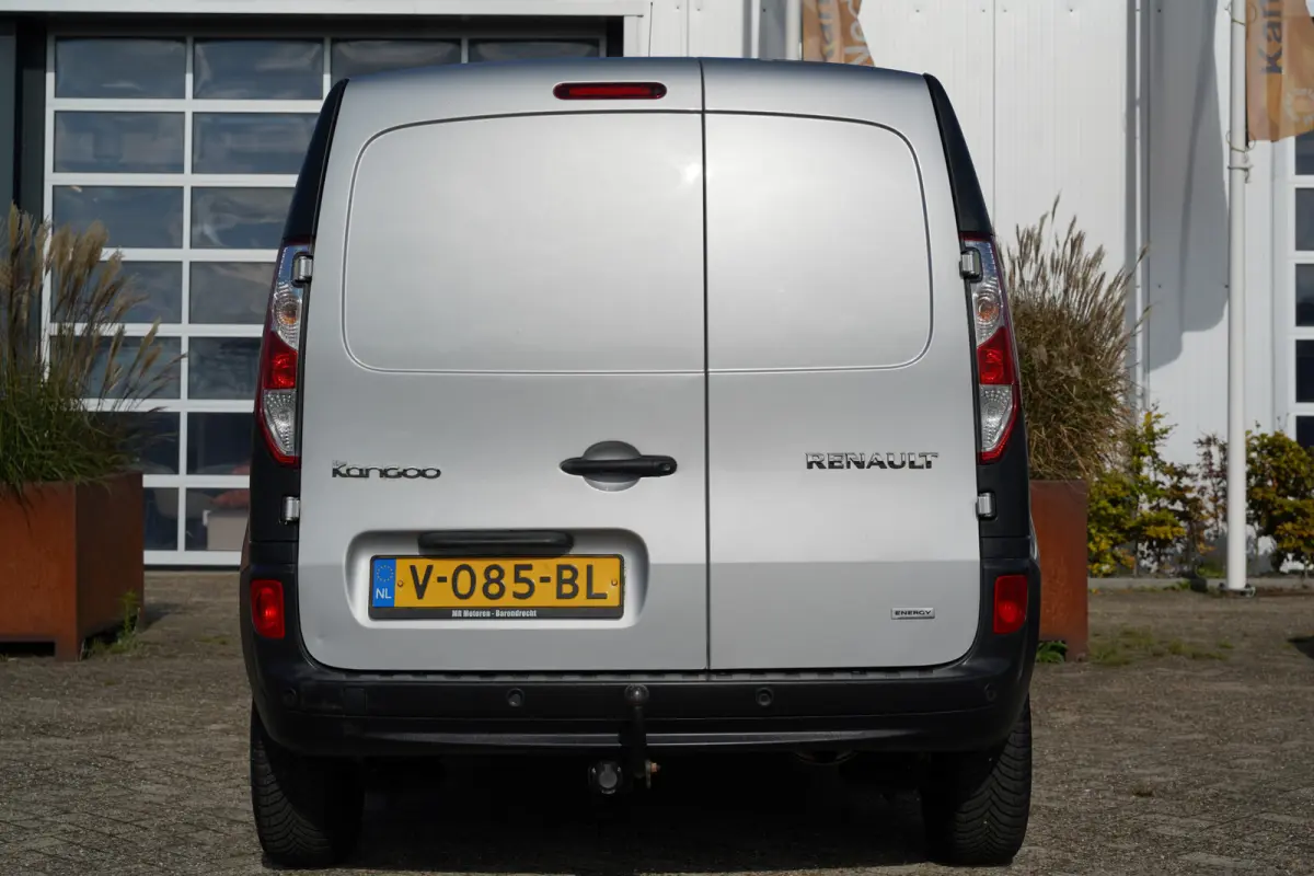 1.5 dCi 75 Express Comfort S&S | Airco | Bluetooth | Cruise control | Lichtmetalen velgen 15" | Navigatiesysteem full map | Parkeersensor achter | Radio-cd/mp3 speler | Trekhaak | Top onderh
