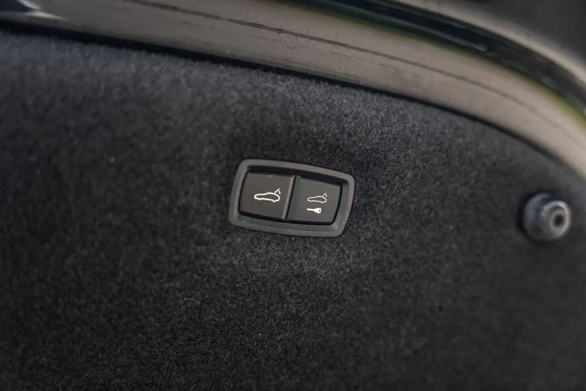 476pk 93 kWh | Adaptief onderstel | Leder | B&O 3D | Keyless | Elek. Sportstoel Pro | 21" Velgen