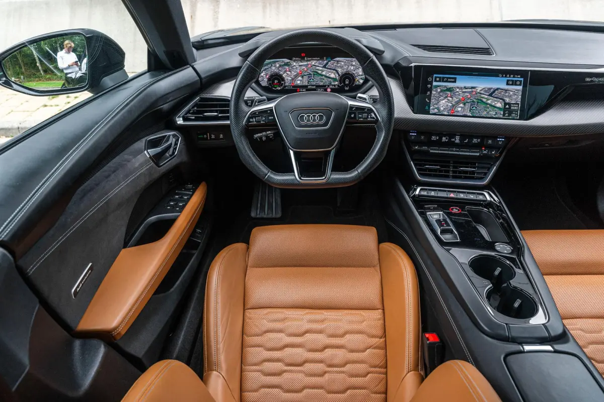 476pk 93 kWh | Adaptief onderstel | Leder | B&O 3D | Keyless | Elek. Sportstoel Pro | 21" Velgen