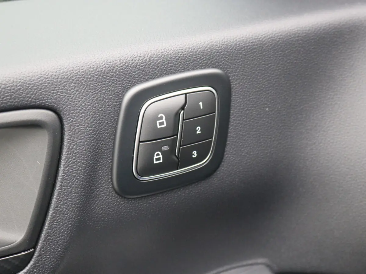 2.5 PHEV ST-Line X / Fabrieksgarantie t/m 02-2029 / Trekhaak Wegklapbaar / WINTER-PACK / Trekgewicht 2.100 KG / Elektisch schuif-/kanteldak / 360-camera / Navigatie / Apple Carplay/Android A