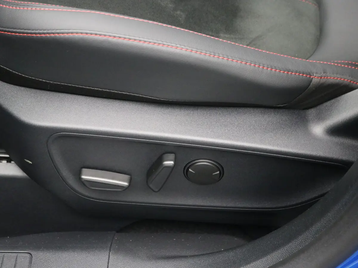 2.5 PHEV ST-Line X / Fabrieksgarantie t/m 02-2029 / Trekhaak Wegklapbaar / WINTER-PACK / Trekgewicht 2.100 KG / Elektisch schuif-/kanteldak / 360-camera / Navigatie / Apple Carplay/Android A