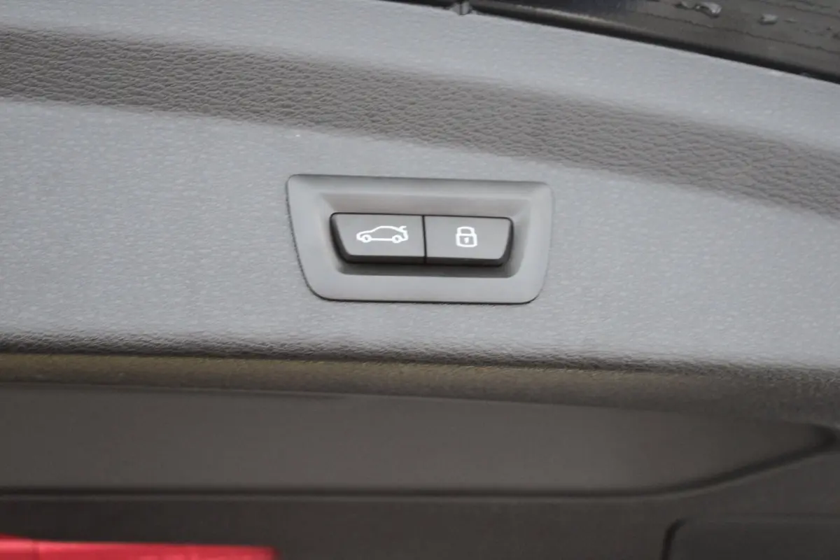 XDrive25e HIGH EXECUTIVE M SPORT PRO | HEAD UP | PANO | LEDER | MEMORY | 19" M | HARMAN & KARDON |CAMERA | CARPLAY