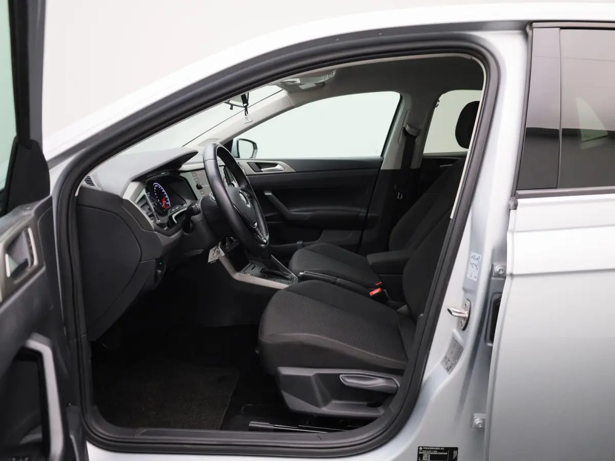 1.0 TSI R-Line Edition | AUTOMAAT | APPLE CARPLAY - ANDROID AUTO | AIRCO | NAVIGATIE | ADAPTIVE CRUISE CONTROL | LICHTMETALEN VELGEN | GETINTE RUITEN |