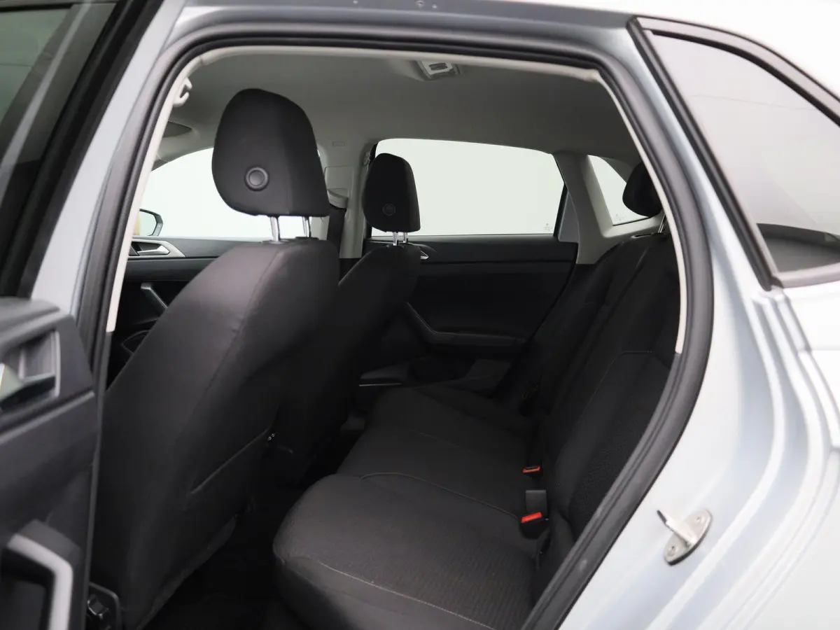 1.0 TSI R-Line Edition | AUTOMAAT | APPLE CARPLAY - ANDROID AUTO | AIRCO | NAVIGATIE | ADAPTIVE CRUISE CONTROL | LICHTMETALEN VELGEN | GETINTE RUITEN |
