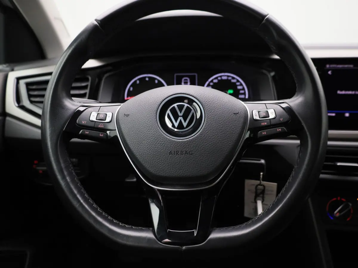 1.0 TSI R-Line Edition | AUTOMAAT | APPLE CARPLAY - ANDROID AUTO | AIRCO | NAVIGATIE | ADAPTIVE CRUISE CONTROL | LICHTMETALEN VELGEN | GETINTE RUITEN |