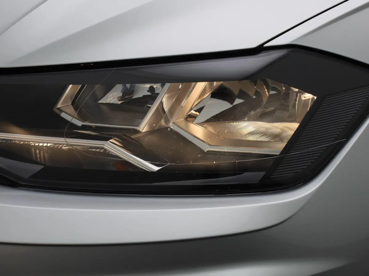 1.0 TSI R-Line Edition | AUTOMAAT | APPLE CARPLAY - ANDROID AUTO | AIRCO | NAVIGATIE | ADAPTIVE CRUISE CONTROL | LICHTMETALEN VELGEN | GETINTE RUITEN |