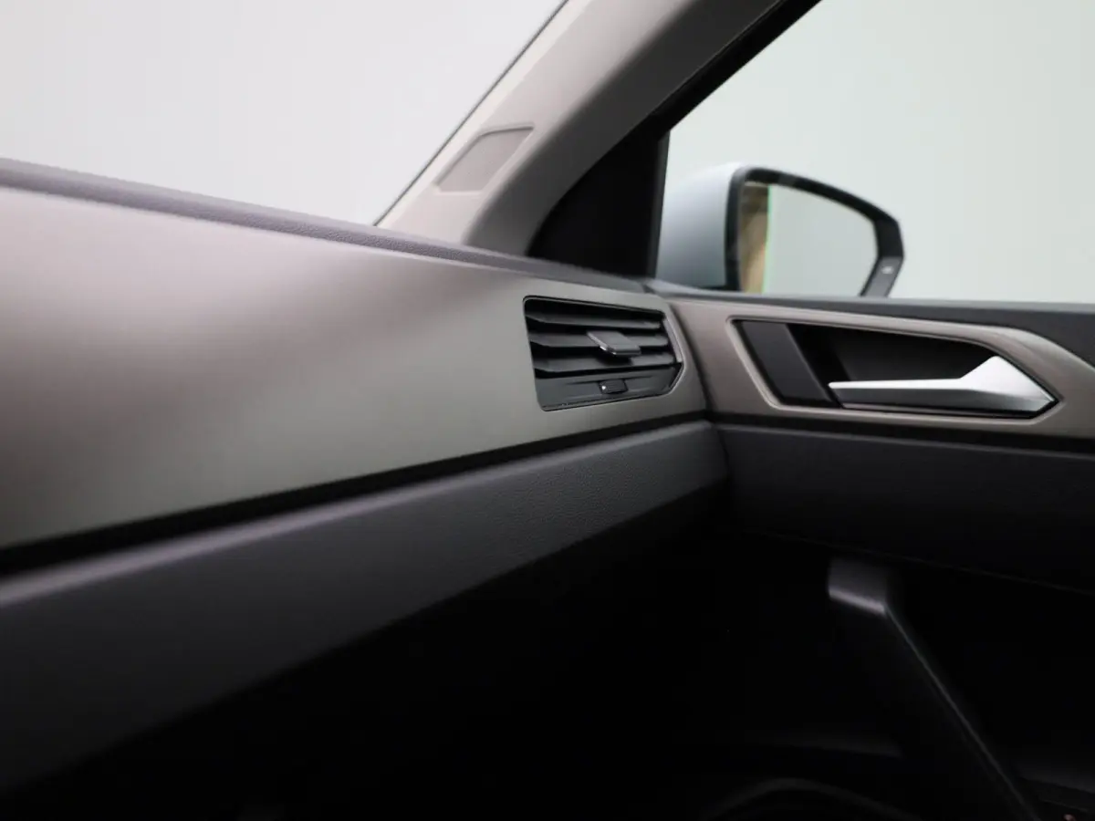 1.0 TSI R-Line Edition | AUTOMAAT | APPLE CARPLAY - ANDROID AUTO | AIRCO | NAVIGATIE | ADAPTIVE CRUISE CONTROL | LICHTMETALEN VELGEN | GETINTE RUITEN |