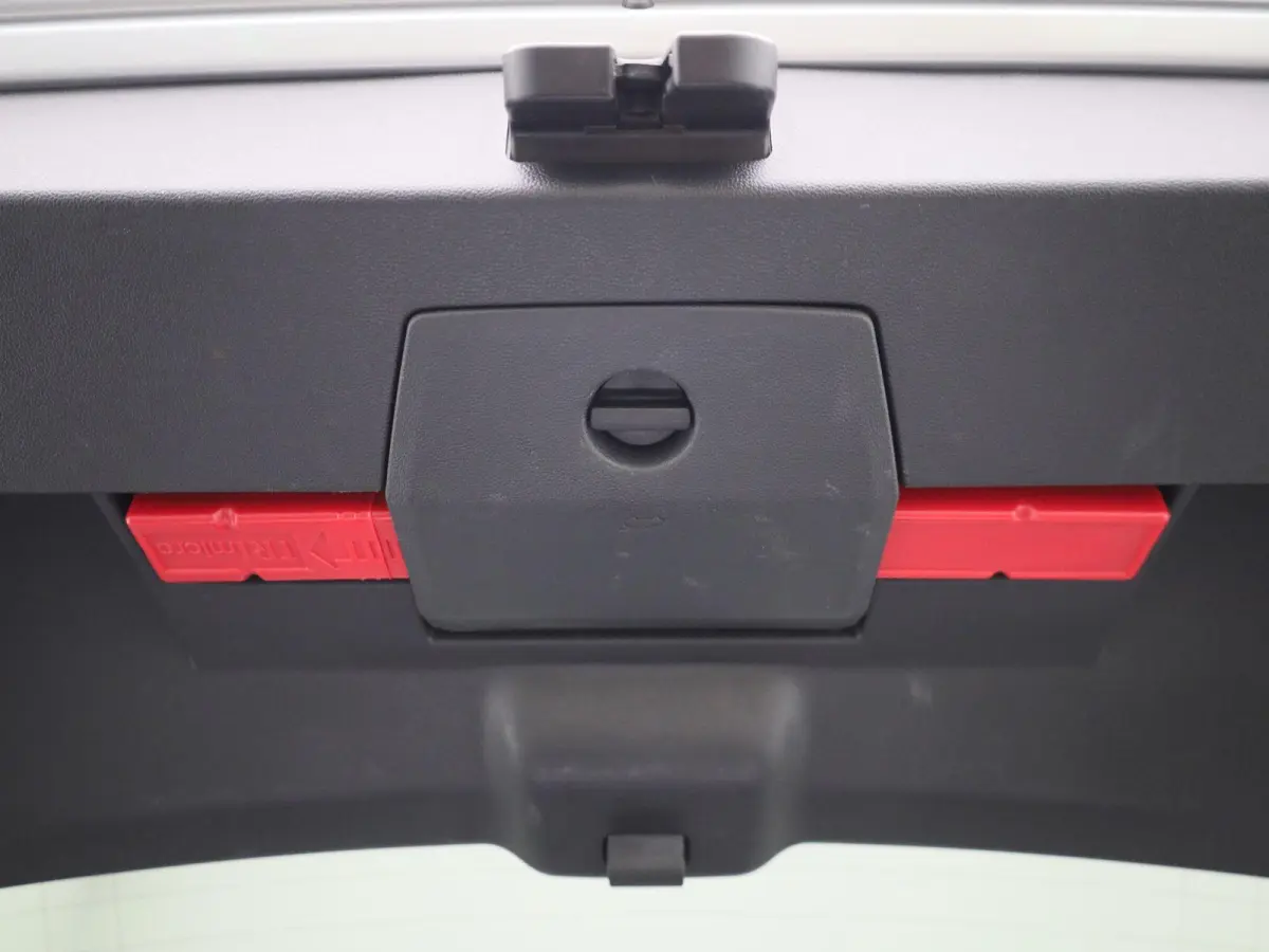 1.0 TSI R-Line Edition | AUTOMAAT | APPLE CARPLAY - ANDROID AUTO | AIRCO | NAVIGATIE | ADAPTIVE CRUISE CONTROL | LICHTMETALEN VELGEN | GETINTE RUITEN |