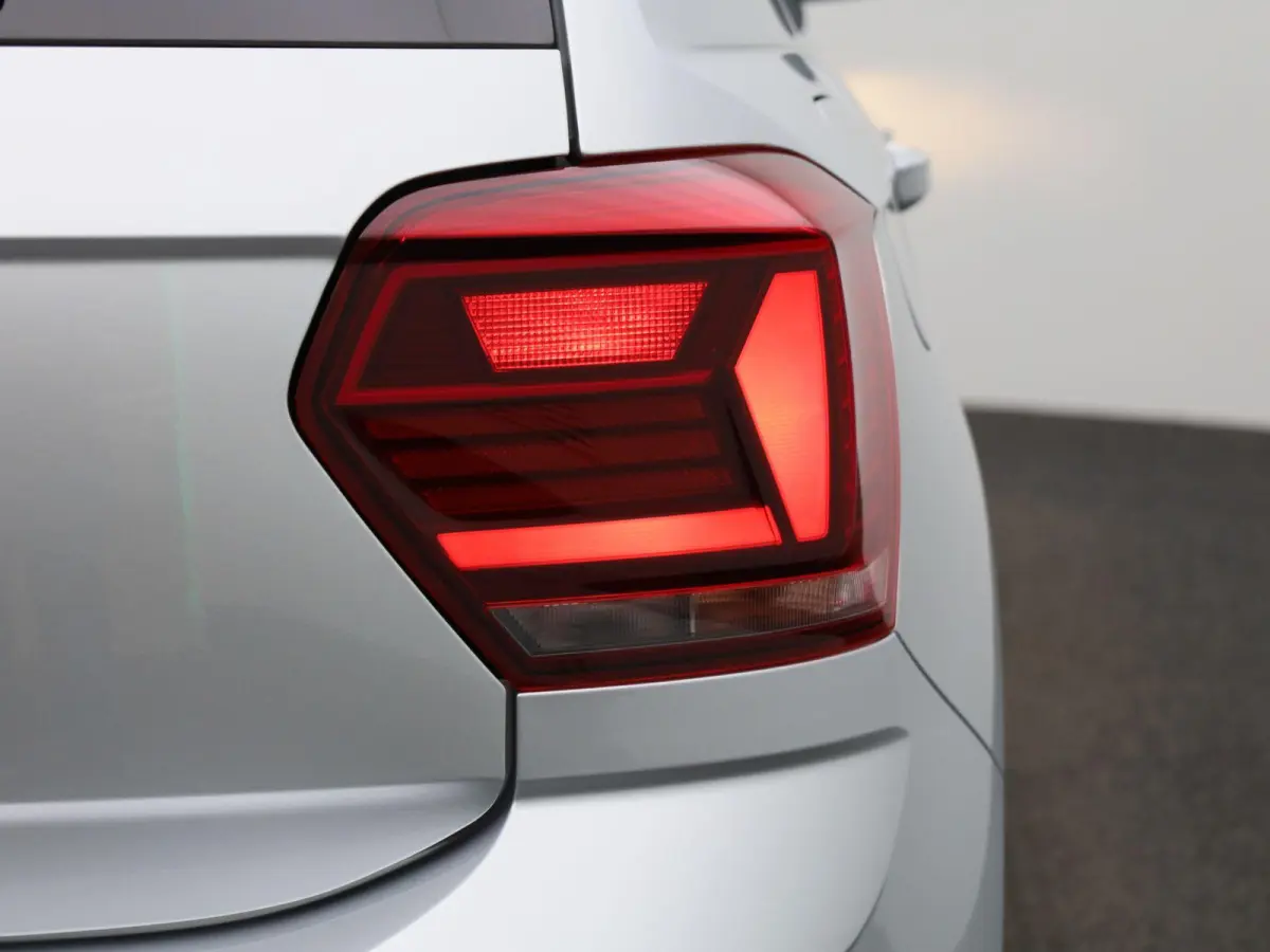1.0 TSI R-Line Edition | AUTOMAAT | APPLE CARPLAY - ANDROID AUTO | AIRCO | NAVIGATIE | ADAPTIVE CRUISE CONTROL | LICHTMETALEN VELGEN | GETINTE RUITEN |