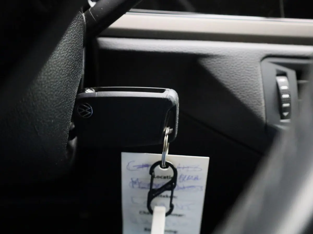 1.0 TSI R-Line Edition | AUTOMAAT | APPLE CARPLAY - ANDROID AUTO | AIRCO | NAVIGATIE | ADAPTIVE CRUISE CONTROL | LICHTMETALEN VELGEN | GETINTE RUITEN |