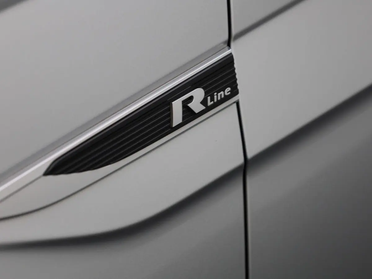 1.0 TSI R-Line Edition | AUTOMAAT | APPLE CARPLAY - ANDROID AUTO | AIRCO | NAVIGATIE | ADAPTIVE CRUISE CONTROL | LICHTMETALEN VELGEN | GETINTE RUITEN |