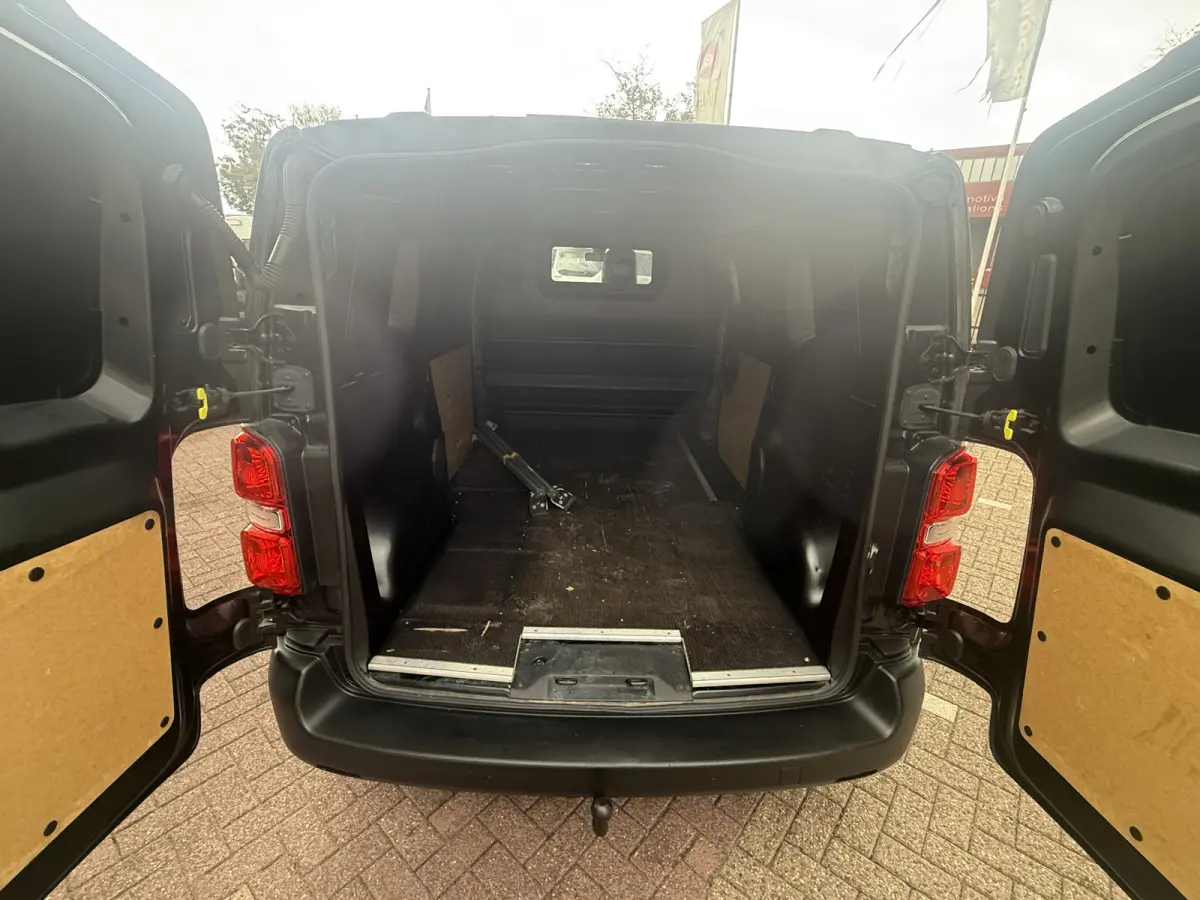 2.0 BlueHDI 180 Premium automaat 177 pk org nl auto nap logisch navigatie airco cruise ctr half leder/stof trekhaak schuifdeur