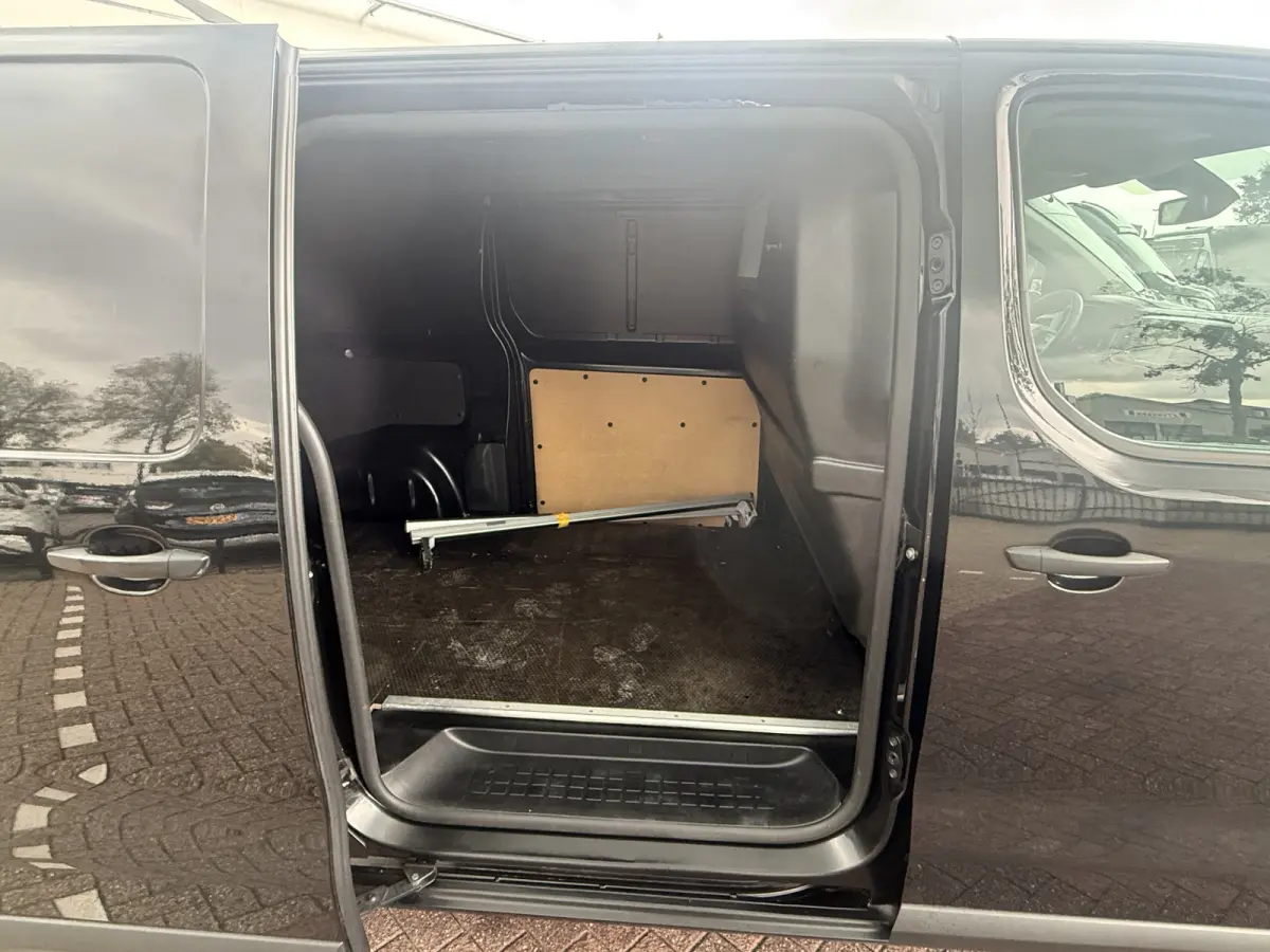 2.0 BlueHDI 180 Premium automaat 177 pk org nl auto nap logisch navigatie airco cruise ctr half leder/stof trekhaak schuifdeur