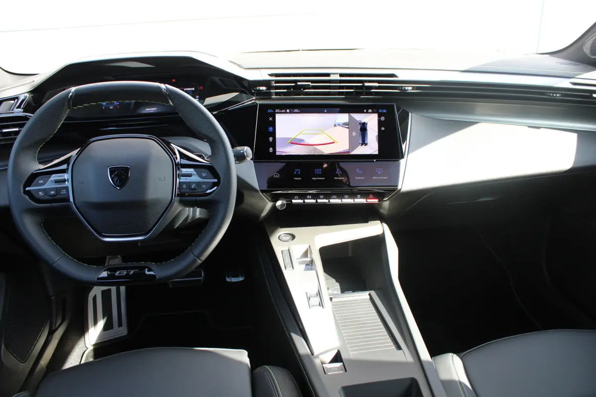 1.6 Plug-in Hybrid 195pk GT | Nieuwe auto | NL auto | Nieuwprijs €47.500,- | 11km | Luxe stoelen | Navigatie | 7,4kw Charger