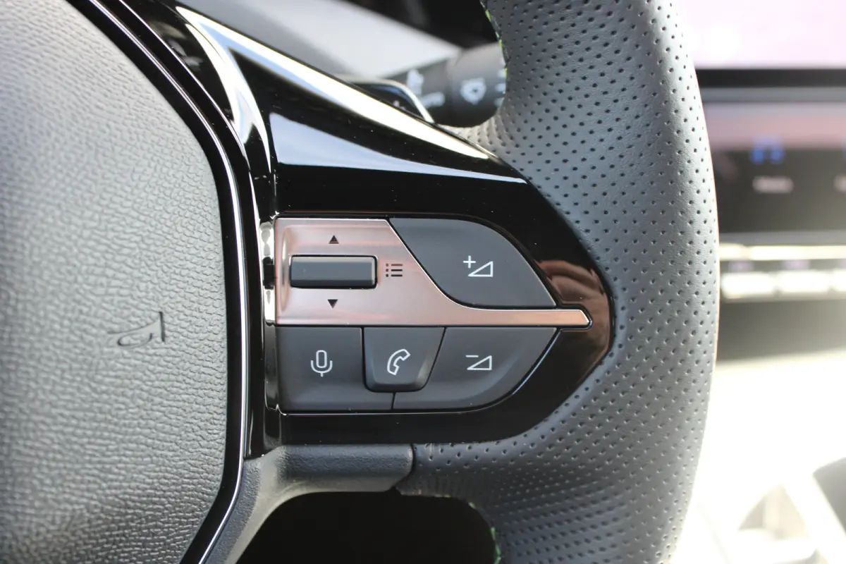 1.6 Plug-in Hybrid 195pk GT | Nieuwe auto | NL auto | Nieuwprijs €47.500,- | 11km | Luxe stoelen | Navigatie | 7,4kw Charger