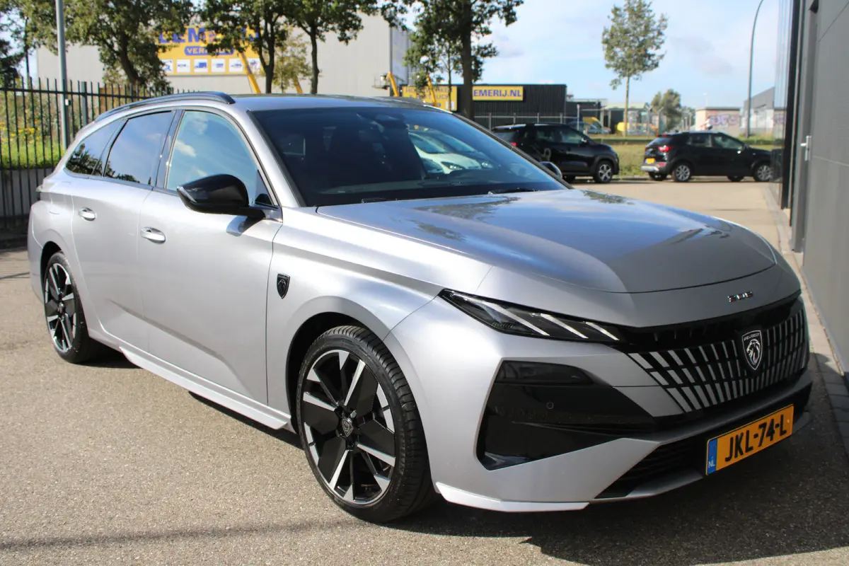 1.6 Plug-in Hybrid 195pk GT | Nieuwe auto | NL auto | Nieuwprijs €47.500,- | 11km | Luxe stoelen | Navigatie | 7,4kw Charger