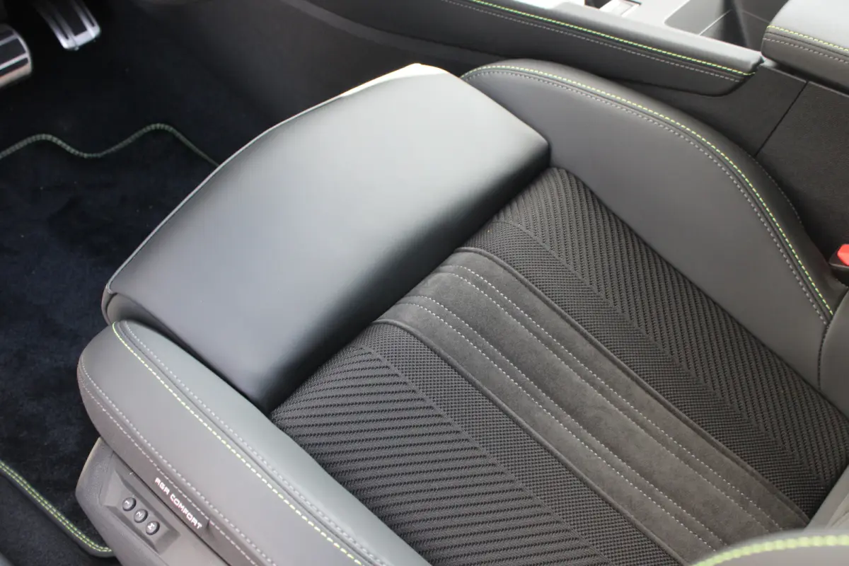 1.6 Plug-in Hybrid 195pk GT | Nieuwe auto | NL auto | Nieuwprijs €47.500,- | 11km | Luxe stoelen | Navigatie | 7,4kw Charger