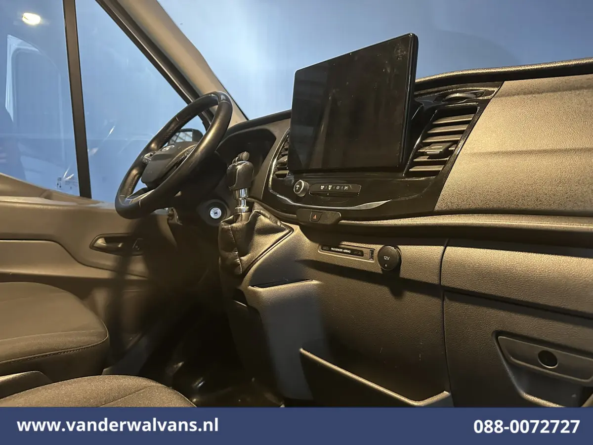2.0 TDCI 130pk L3H2 Euro6 Airco | Camera | Navigatie | Cruisecontrol | Stoelverwaming Verwarmde voorruit, Elektrisch verstelbare bestuurdersstoel, Parkeersensoren, Bijrijdersbank