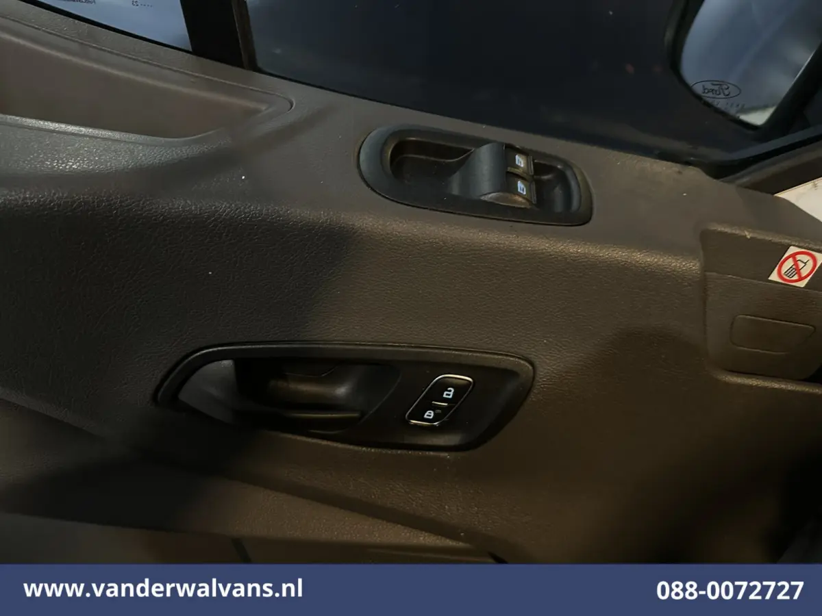 2.0 TDCI 130pk L3H2 Euro6 Airco | Camera | Navigatie | Cruisecontrol | Stoelverwaming Verwarmde voorruit, Elektrisch verstelbare bestuurdersstoel, Parkeersensoren, Bijrijdersbank
