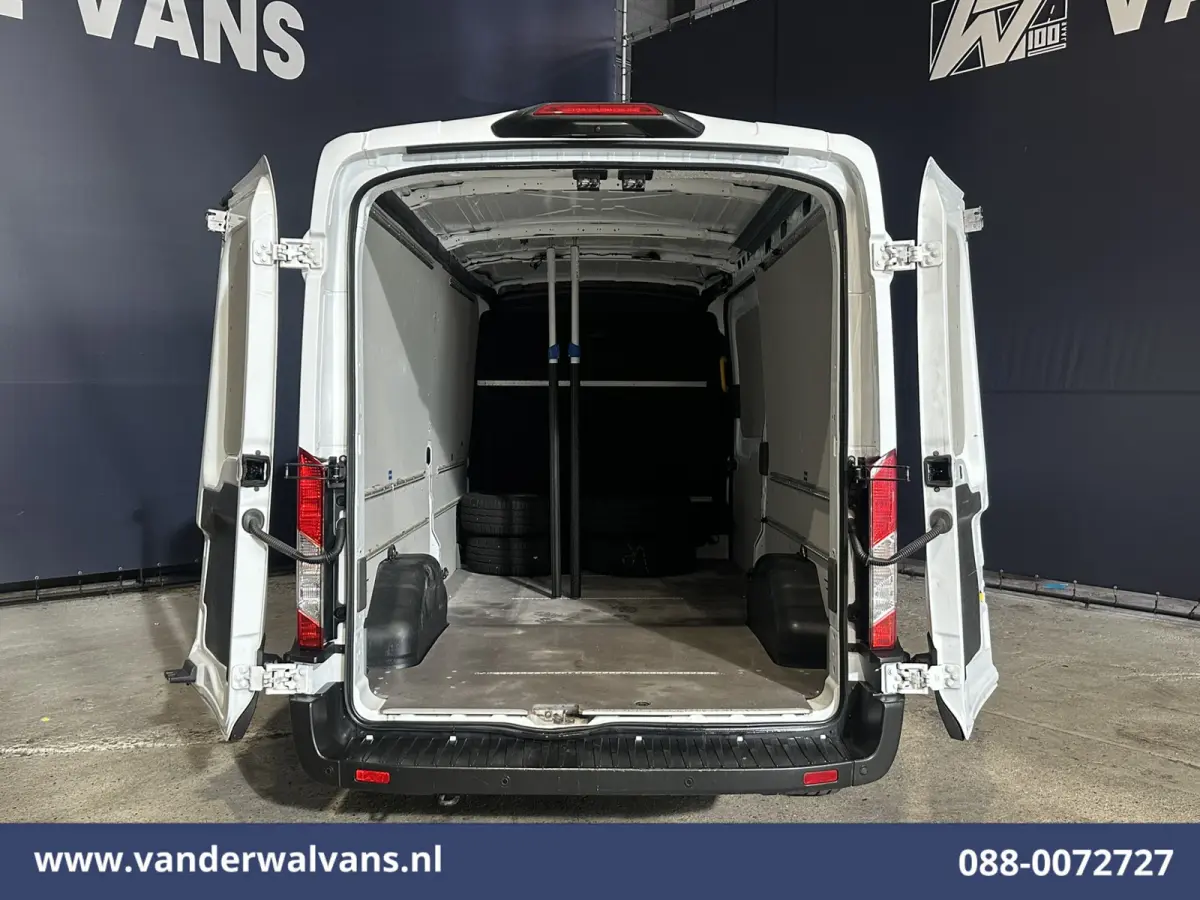2.0 TDCI 130pk L3H2 Euro6 Airco | Camera | Navigatie | Cruisecontrol | Stoelverwaming Verwarmde voorruit, Elektrisch verstelbare bestuurdersstoel, Parkeersensoren, Bijrijdersbank