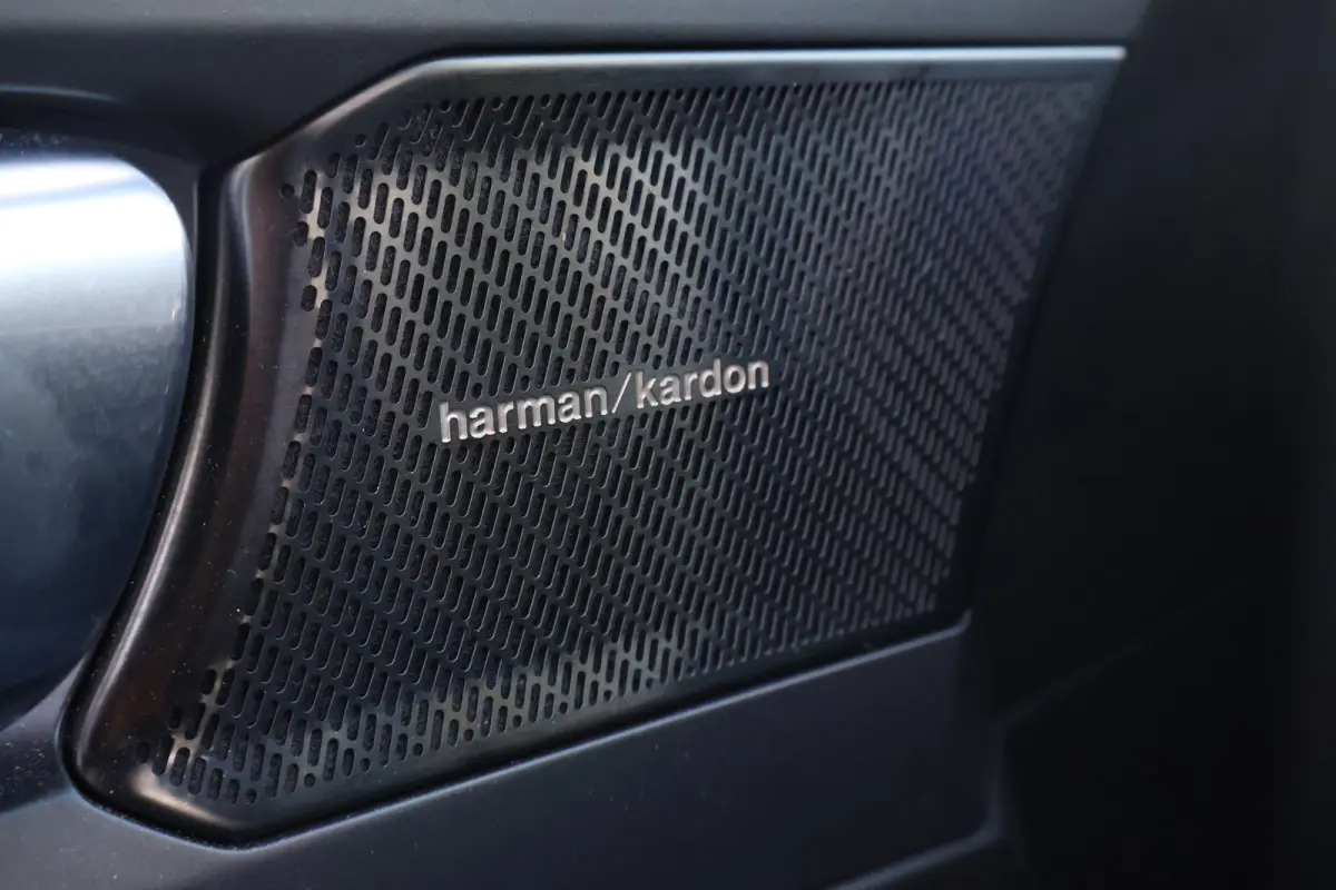 2.0 T4 R-Design | Harman Kardon | Trekhaak | Pano | Nubuck | Bursting Blue |